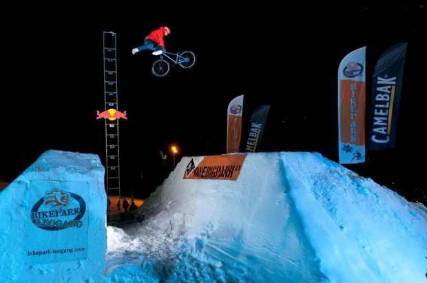 WhiteStyle_MartinSoederstroem_Tailwhip_byDennisKatinas.jpg