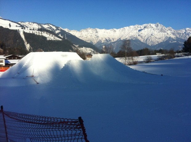 course_building_white_style_2