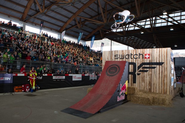 SWATCH_ROCKET_AIR_JB_1719