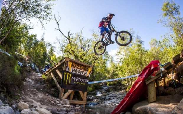 899x565-slide-ft-william