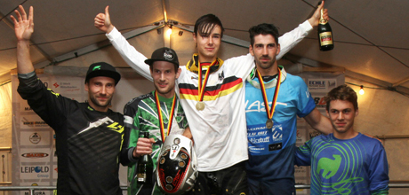 Four Cross DM