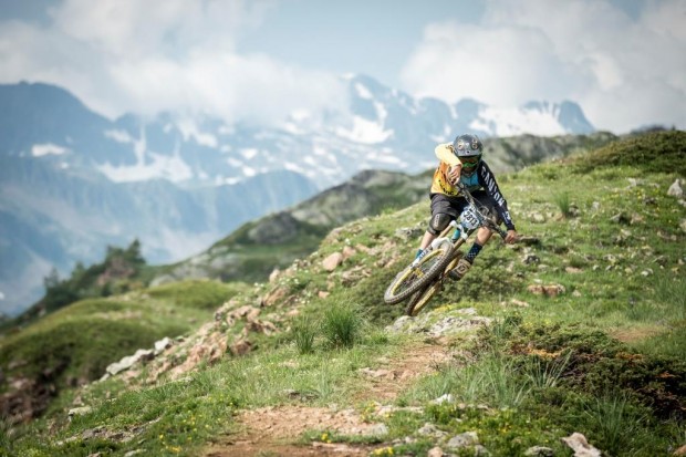 Canyon Factory Enduro TeamJuly 2013Les2AlpesAlpes D`HuezCopyright: Markus GreberRider: Ines Thoma, Maxi Dickerhoff