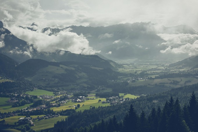 After a huge storm over night it has left the track wet and stic