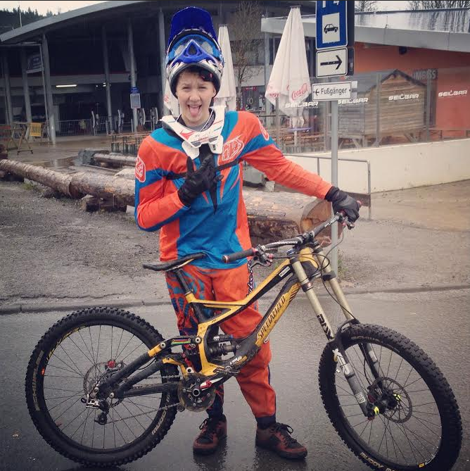 Melvin Demo Portrait User Bike Check