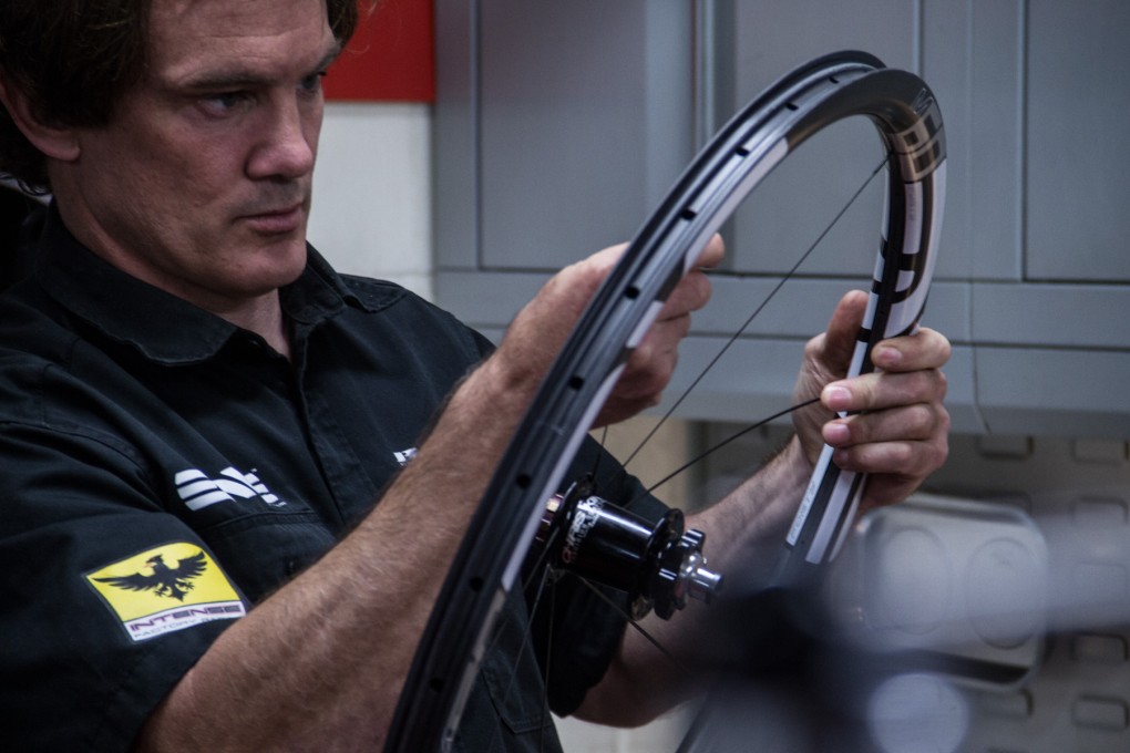 enve-carbon-wheels-dirt-box-6