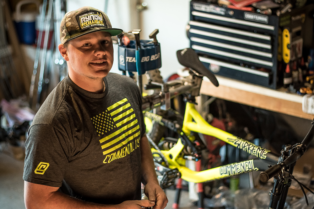 Kyle Strait Commencal