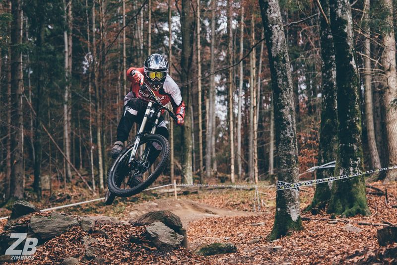 "Es ist nicht einfach 5-6 Monate nichts zu tun und aus der Übung zu sein, aber es ist nur ein kleiner Preis den ich bezahlen musste um nun meinen großen Traum zu leben." - Sam Bull