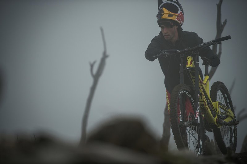 The crew spent days working in thick fog © Hiroyuki Nakagawa/Red Bull Content Pool