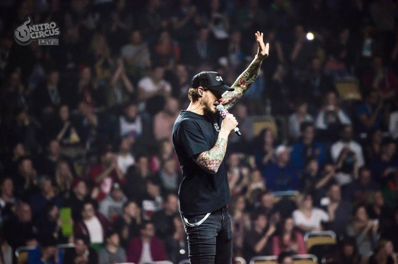 Busty Wolter am Mikrofon Fotograf: Mark Watson