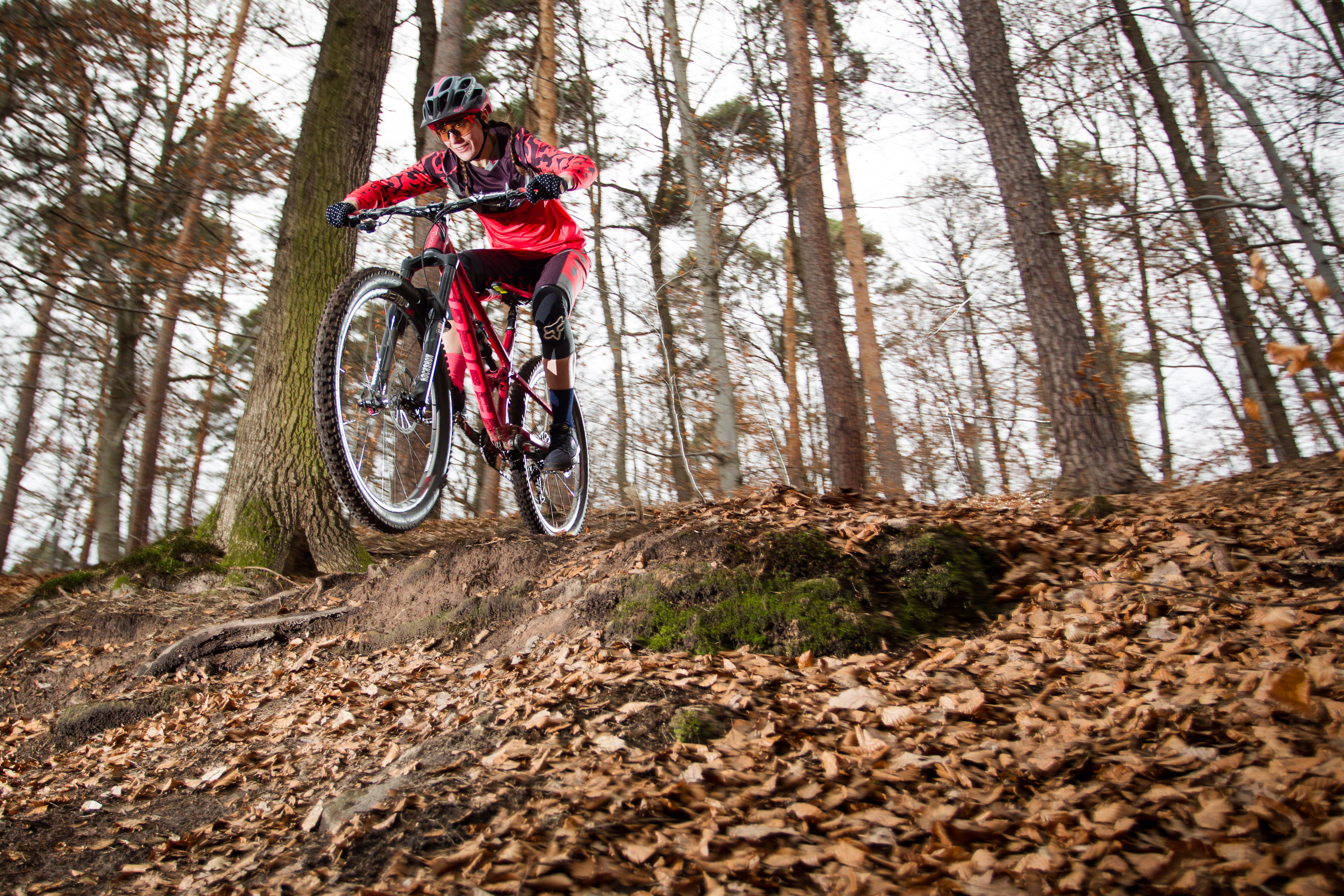 Steffie in Action - Modebewusst ausgestattet von ihrem neuen Sponsor FOX Steffie in Action - Modebewusst ausgestattet von ihrem neuen Sponsor FOX Head Europe