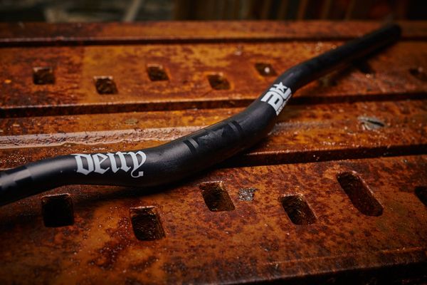 http---coresites-cdn.factorymedia.com-dirt_new-wp-content-uploads-2016-01-MG_3232-Deity-Black-Label