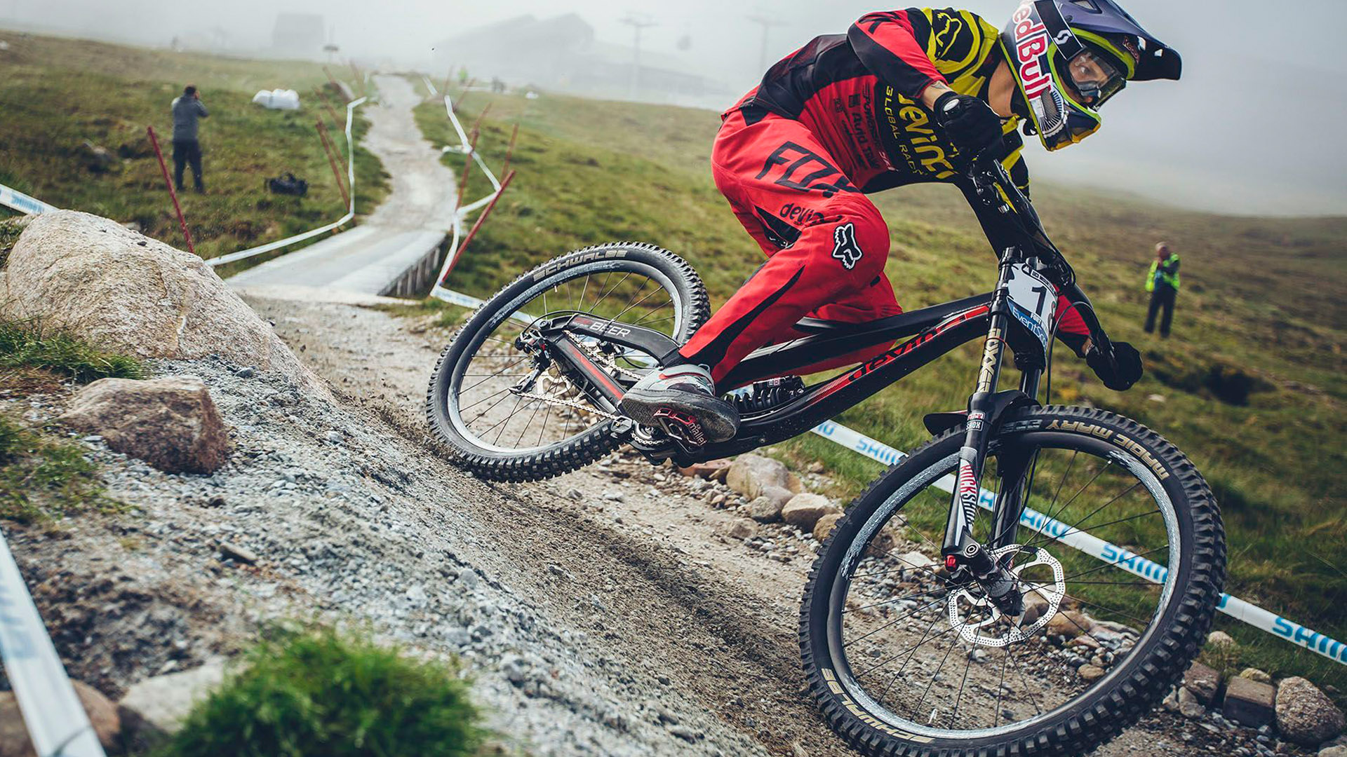 Stevie Smith ist leider viel zu früh von uns gegangen! Um einem der besten Fahrer aller Zeiten zu gedenken, lassen wir seine besten Videos Revue passieren.