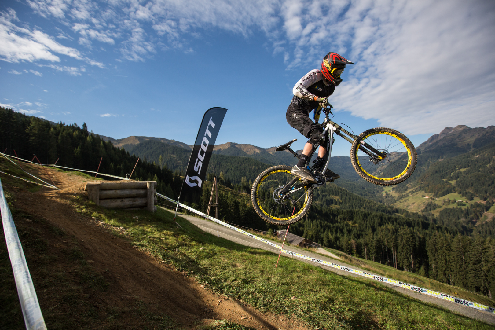 iXS European Downhill Cup (c) Thomas Dietze