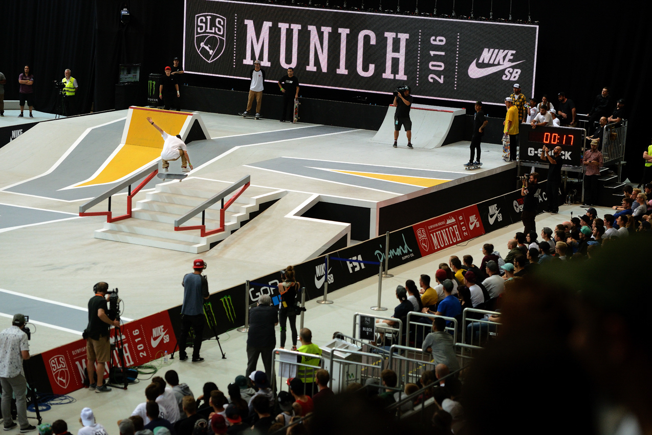 Tom Asta: Nollie bs heelflip / Photo @ Gaston Francisco