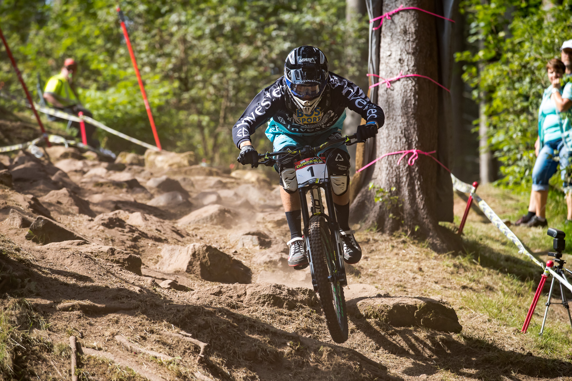 Stefan Garlicki gewinnt die Eliteklasse auf dem iXS German Downhill Cup 2016 in Ilmenau