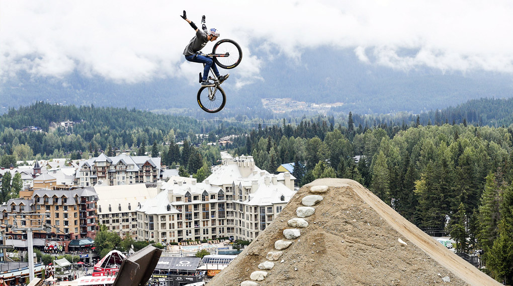 Red Bull Joyride ist der fetteste Slopestylecontest des Jahres. Zur Einstimmung auf das Spektakel haben wir ein Interview mit Thomas Genon für euch.