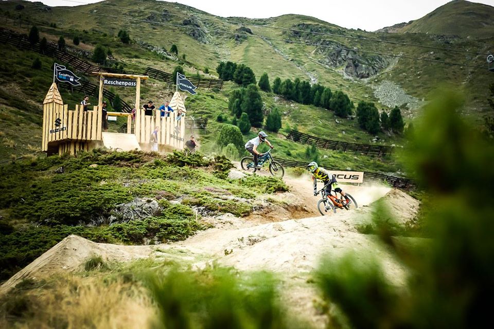 Suzuki_Nine_Knights_MTB_2016_Sam Reynolds and Clemens Kaudela_photo by David Malacrida