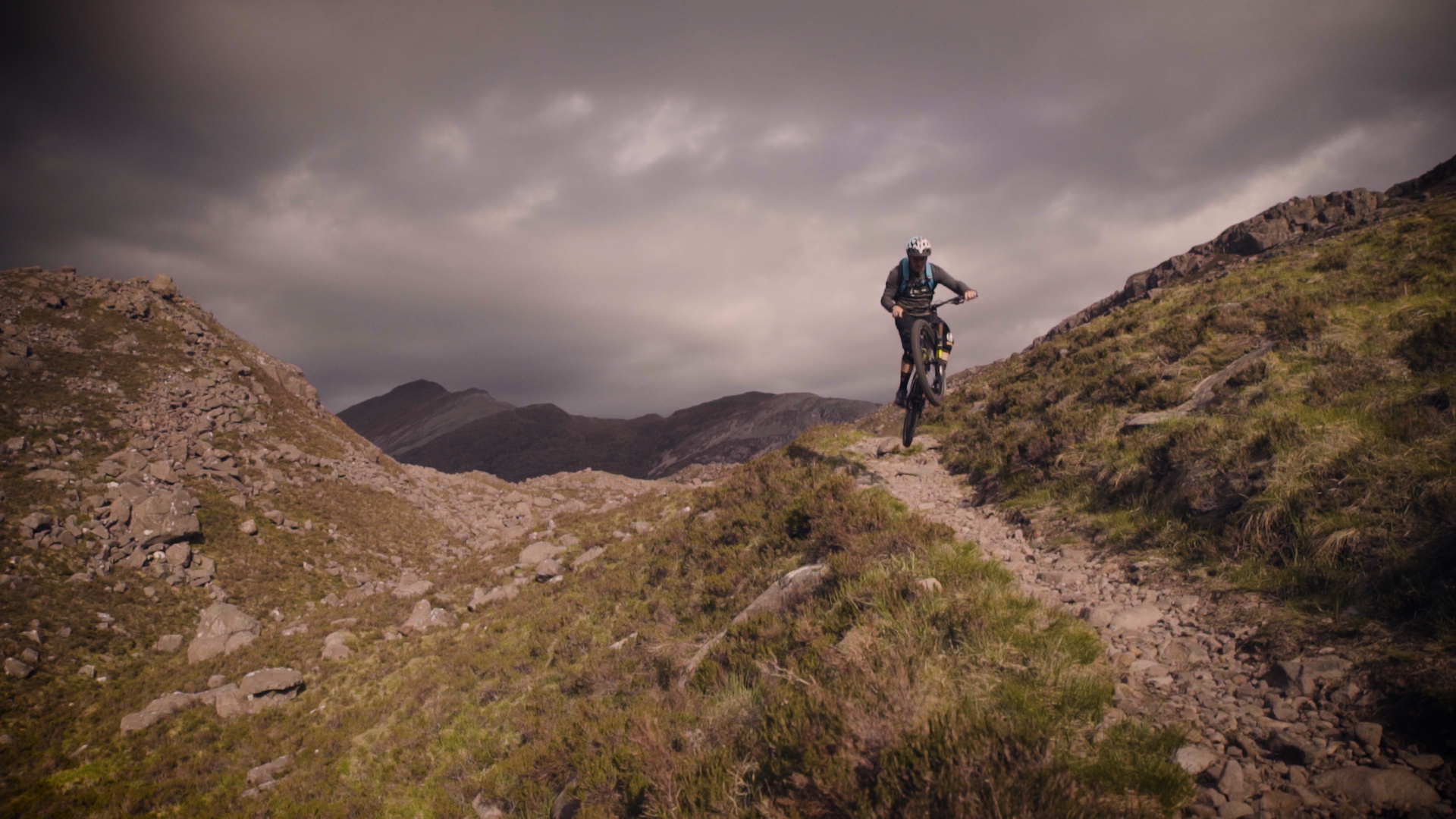Für sein "Finding Home"-Video ist der Animal-Teamfahrer Blake Samson kreuz und quer durch Großbritannien gereist. Das Ergebnis ist wirklich sehenswert!