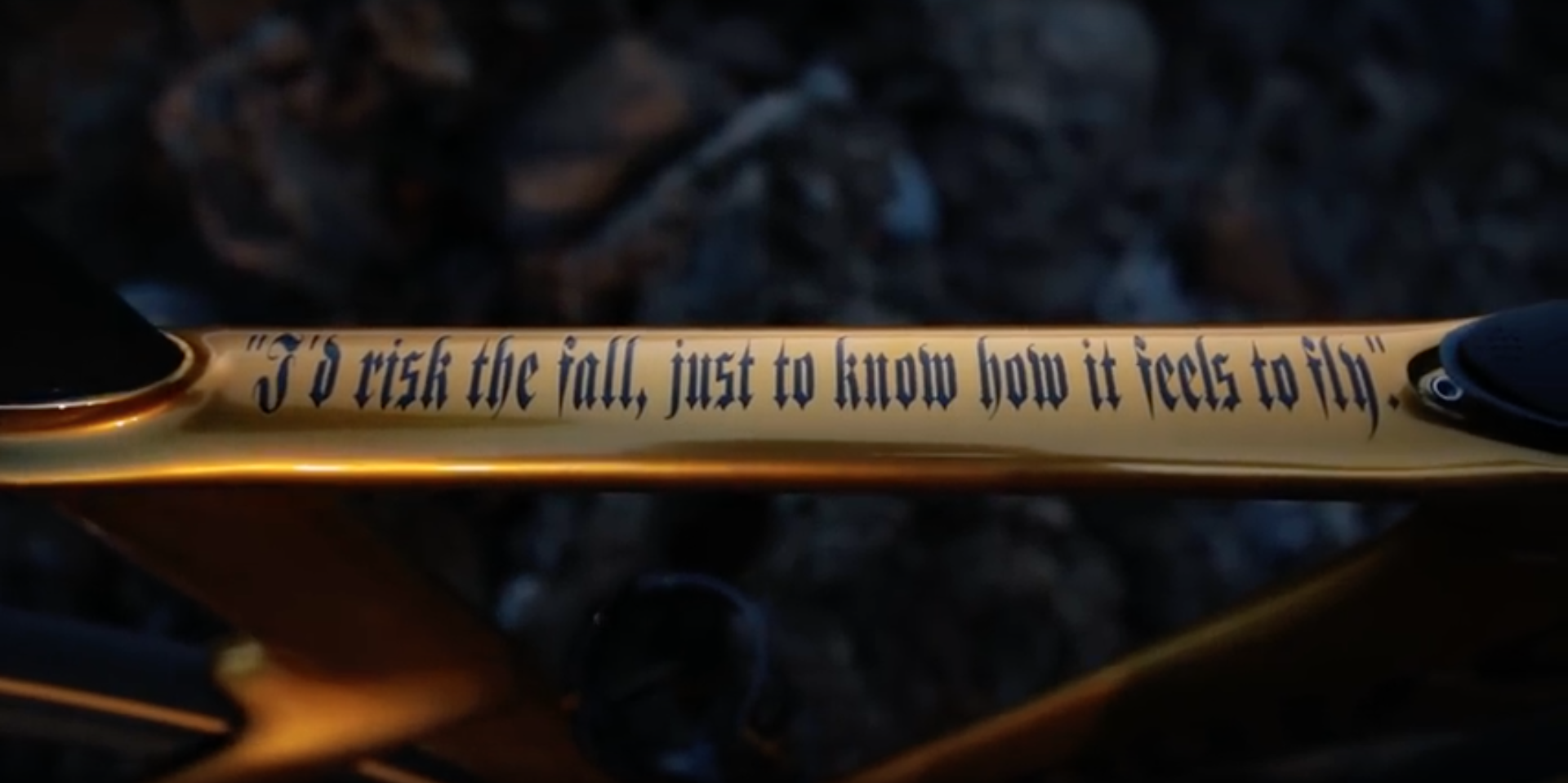 Sechs Monate nach dem Tod von Dave Mirra verneigt sich sein guter Freund Ben Bostrom mit einem berührenden Video vor dem erfolgreichsten BMXer aller Zeiten.