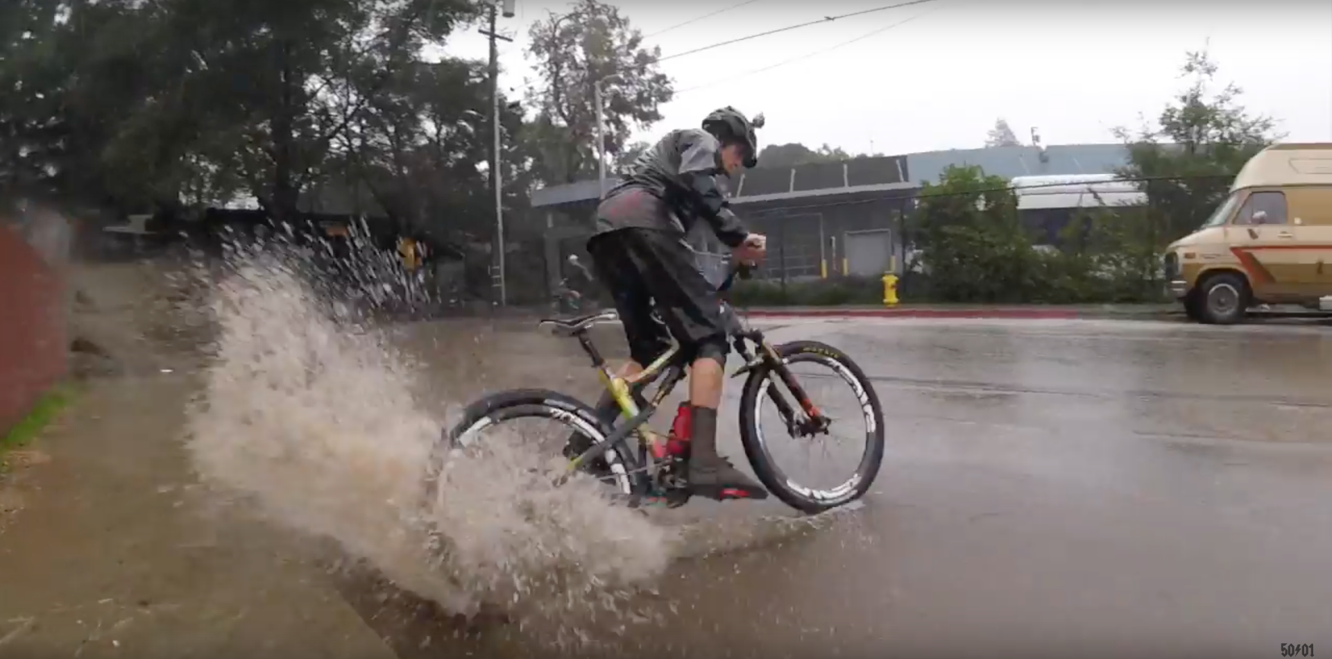 Was für ein epischer Roadtrip?! Danny MacAskill, Josh Bryceland und Josh Lewis machen im Auftrag der 50/10-Crew die amerikanische Westküste unsicher.