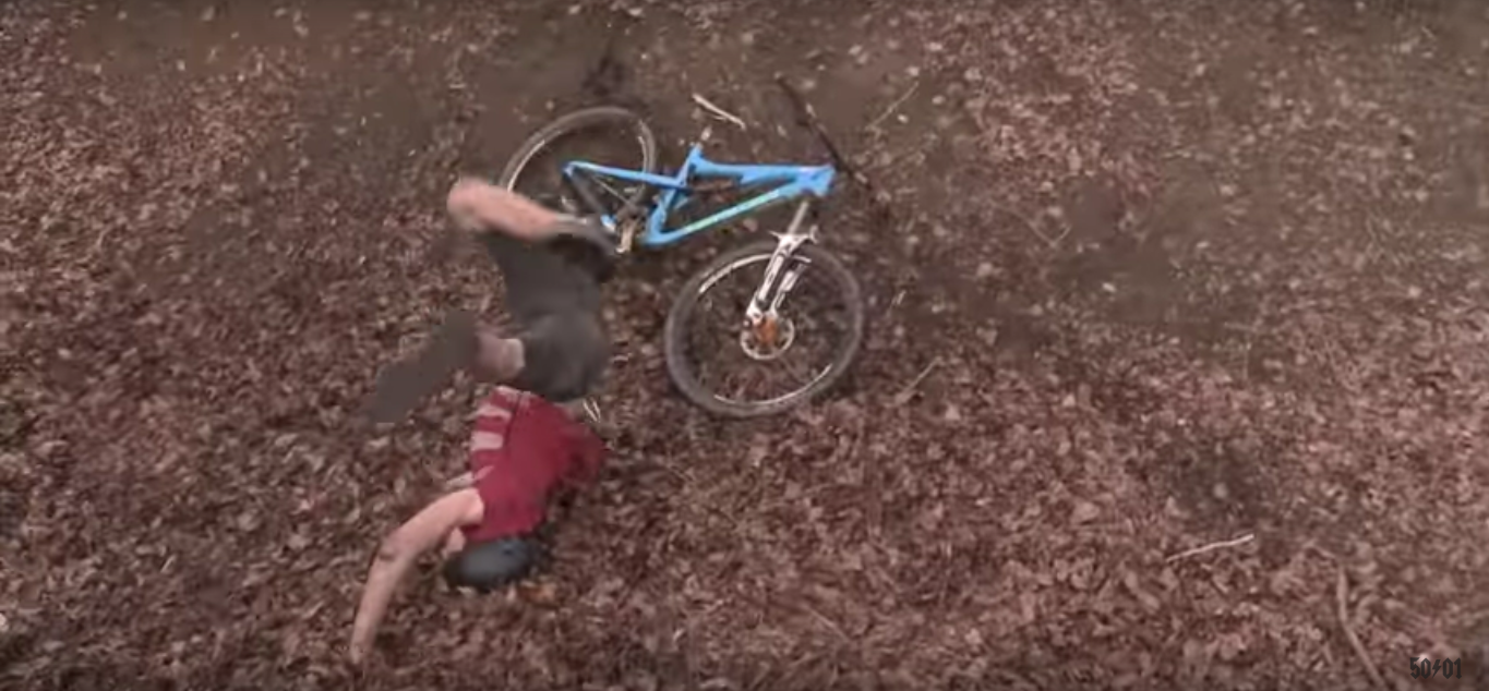 Hinzufallen, gehört beim Mountainbiken einfach dazu. Hier sind einige der härtesten und lustigsten Stürze des Jahres 2016 aus dem Videoarchiv der 50/01-Crew