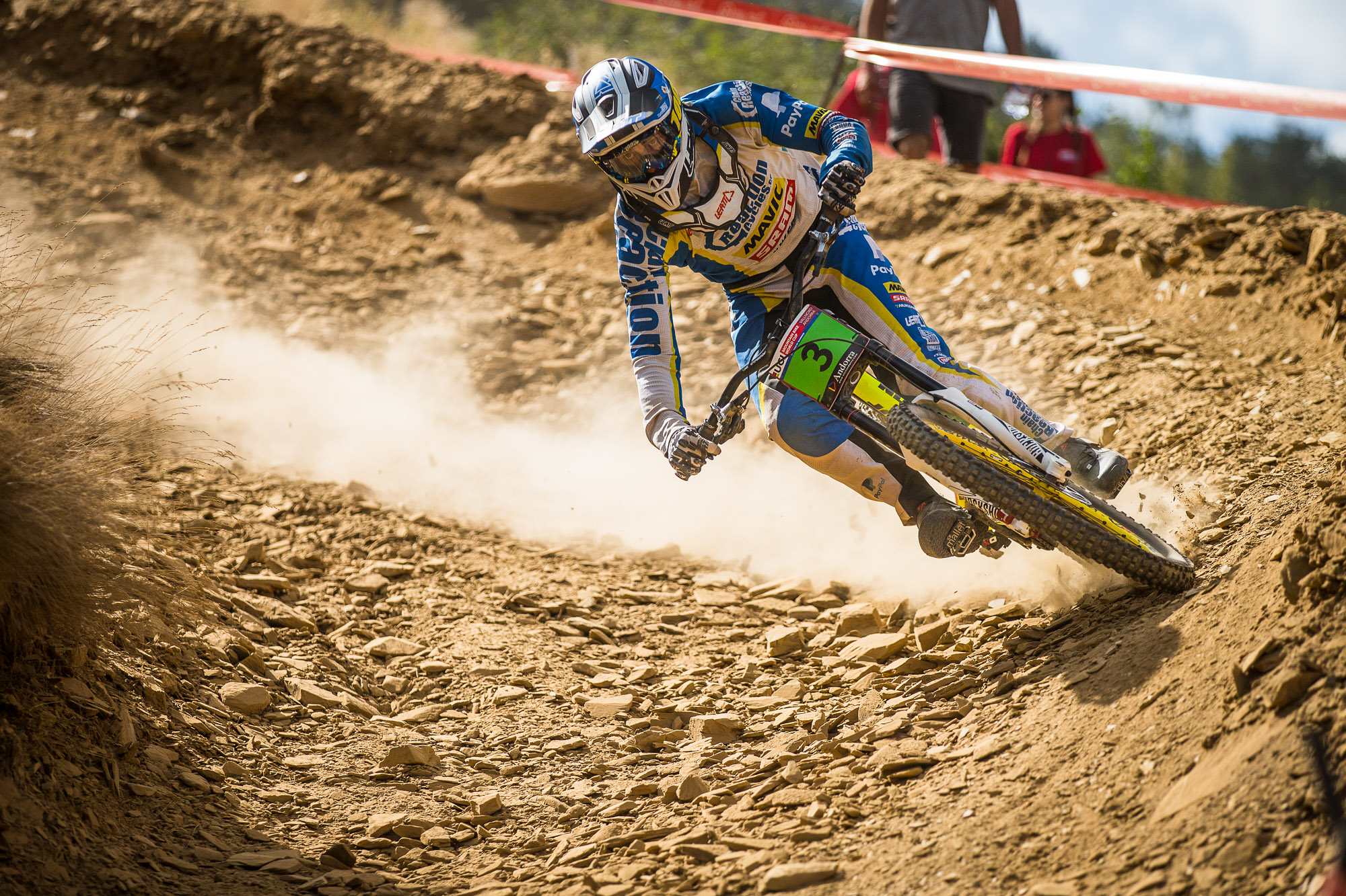 Was Sam Hill, Elliott Heap und Konsorten in der Saison 2016 so getrieben haben, verrät dieser Jahresrückblick vom Team Chain Reaction Cycles Paypal.