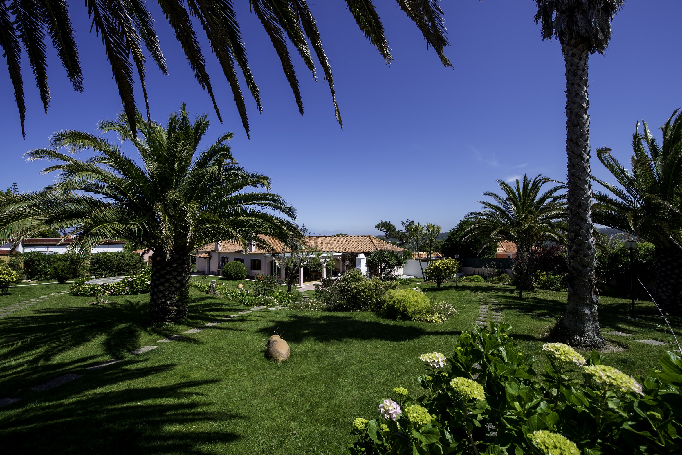 garden-mainhouse1