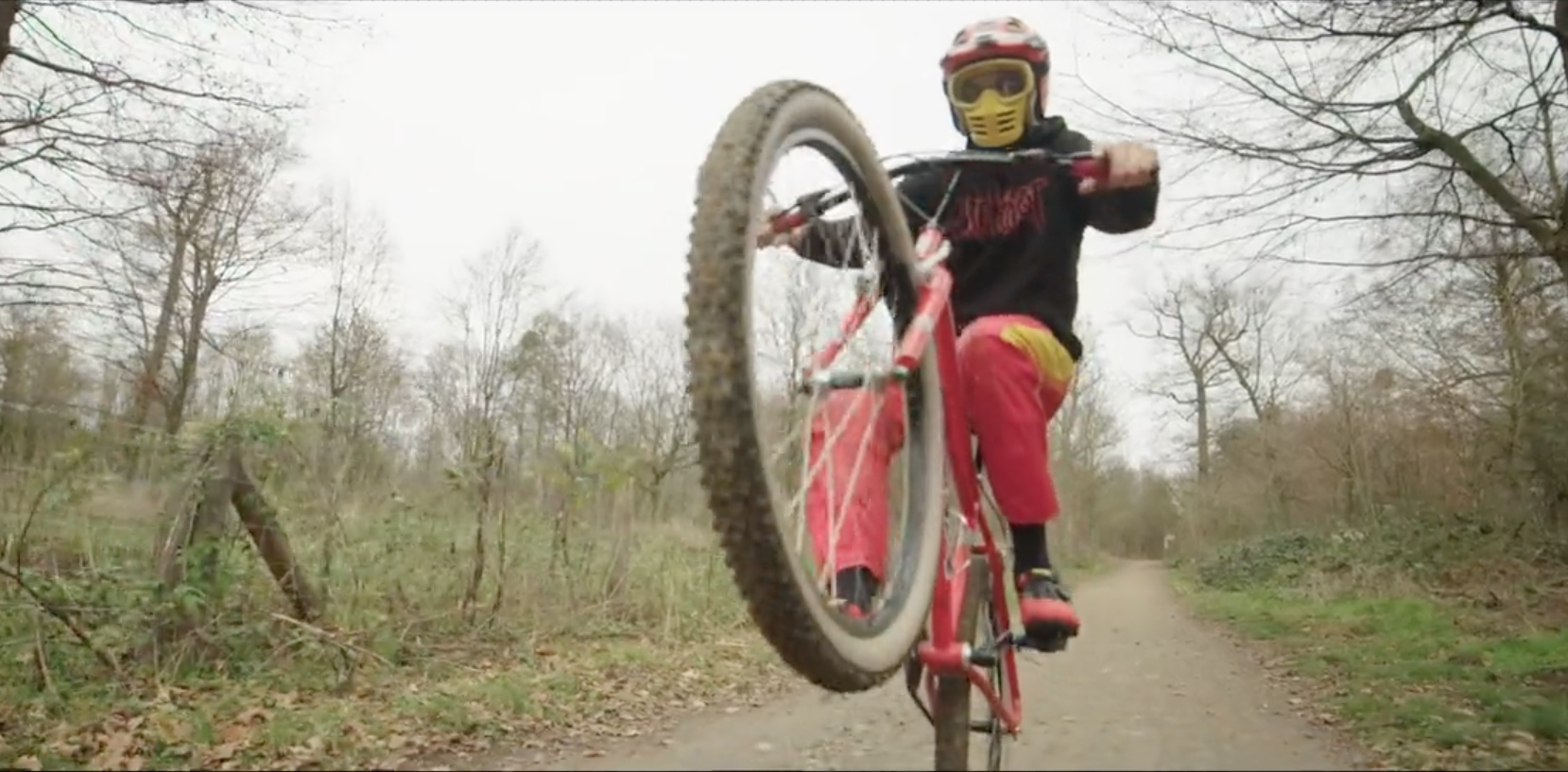 Wer der Meinung ist, dass Vintage-Mountainbikes das neue Schwarz sind, sollte sich dieses Video von Pigeon Chill Racing auf keinen Fall entgehen lassen.