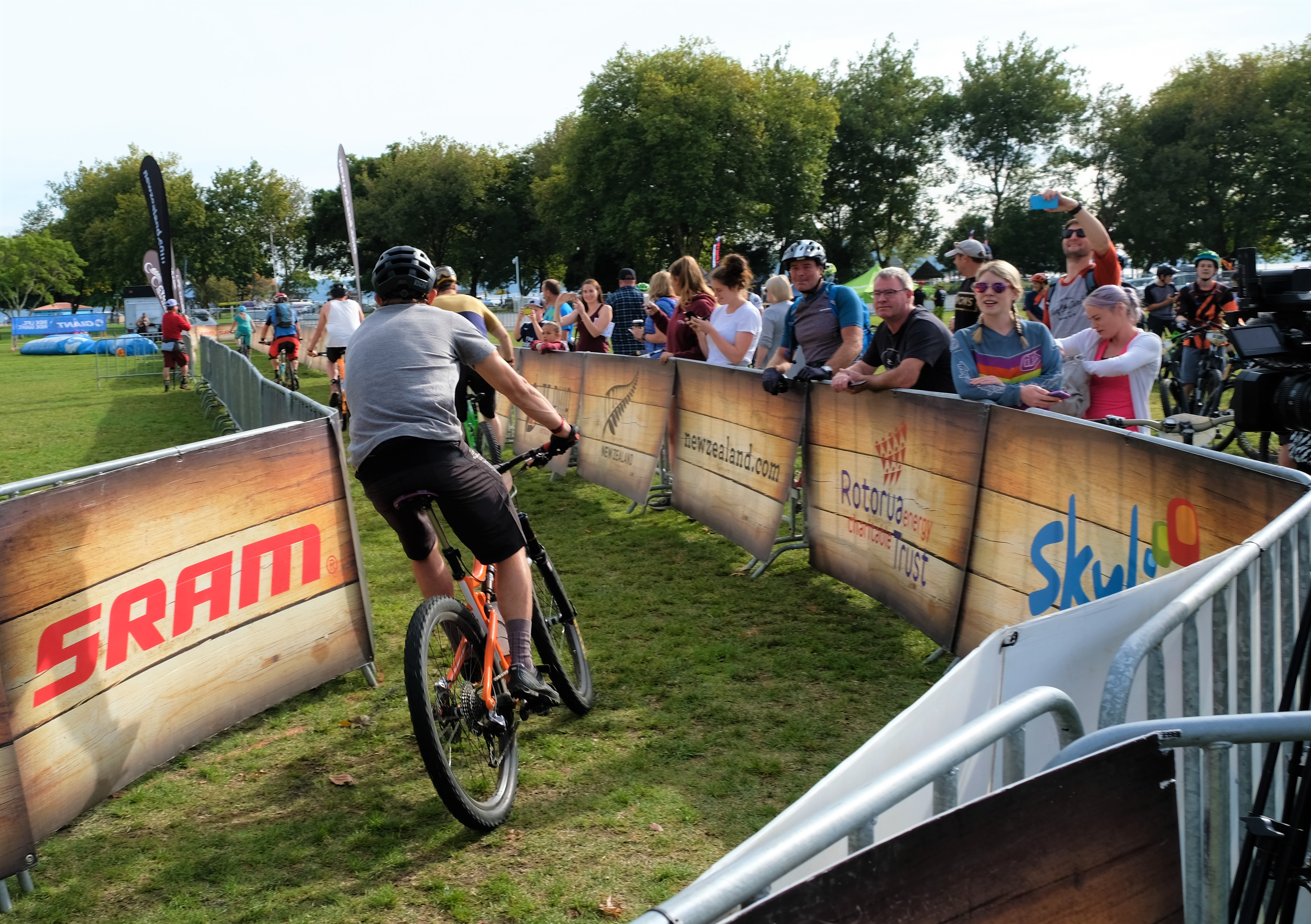 giant-toa-enduro-challenger_32794730954_o