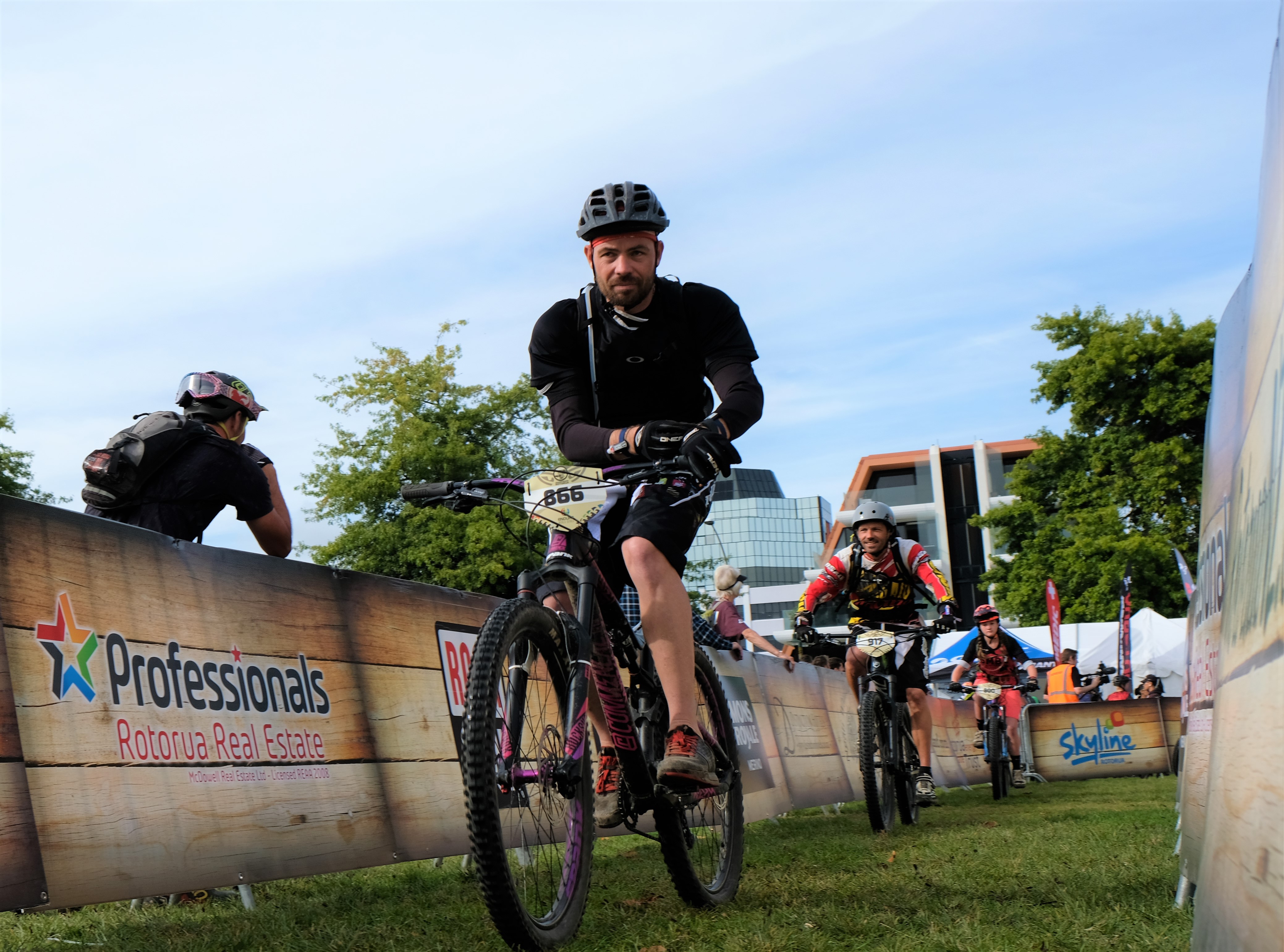 giant-toa-enduro-challenger_32823633103_o