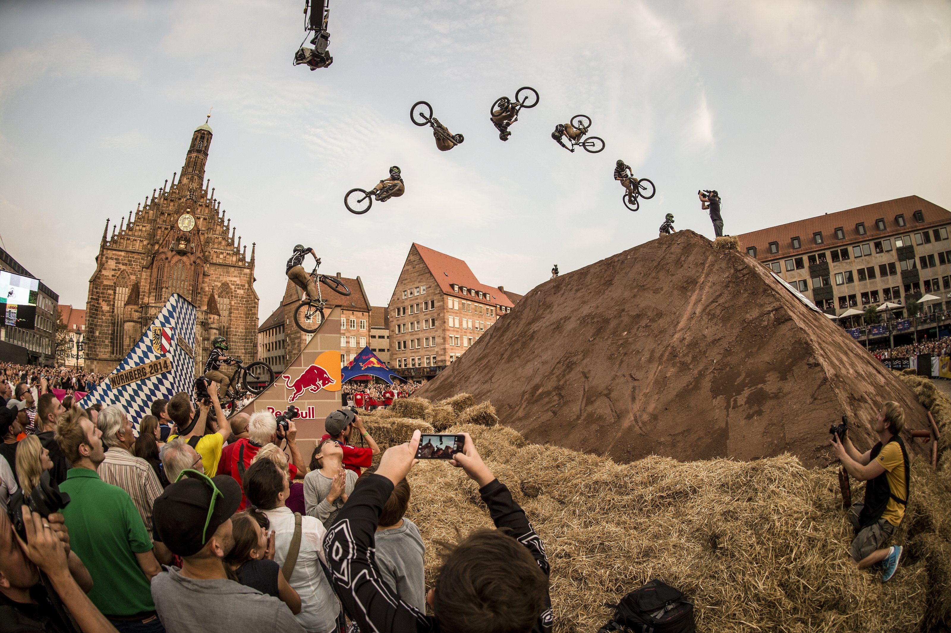 Nicholi Rogatkin (USA) performs during the Telekom Best Trick Contest