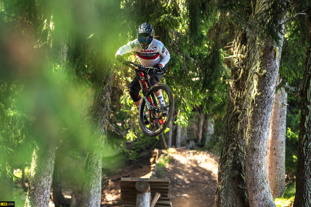 valentina-hoell-at-bikepark-leogang_by-iam-leon-2
