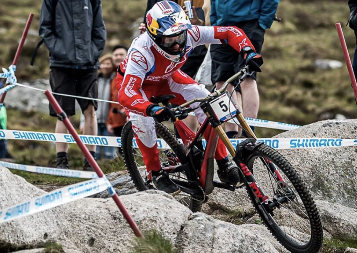 Aaron Gwin stürzt massiv in Fort William 2019 Aaron Gwin stürzt massiv in Fort William 2019