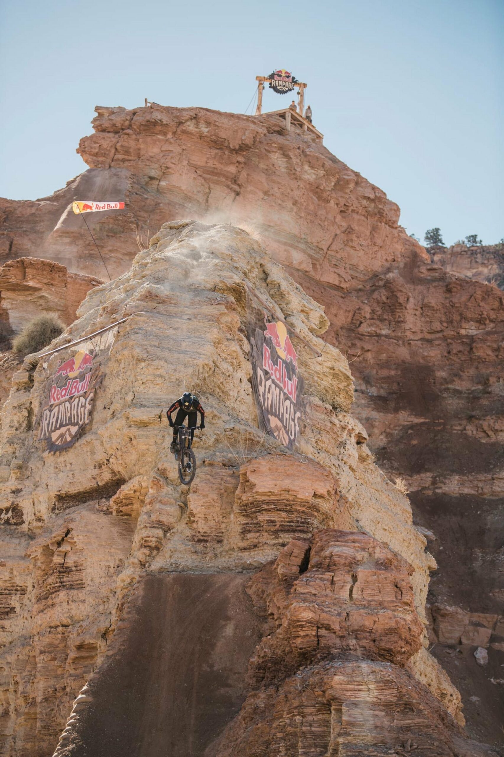 aHR0cHM6Ly9mc3RhdGljMS5tdGItbmV3cy5kZS92My8yNS8yNTk2LzI1OTY2OTYtMjVzMTEwNnd4YjJzLWt1cnRzb3JnZWlpX3BhcmlzZ29yZV9yZWRidWxsY29udGVudHBvb2wtb3JpZ2luYWwuanBn