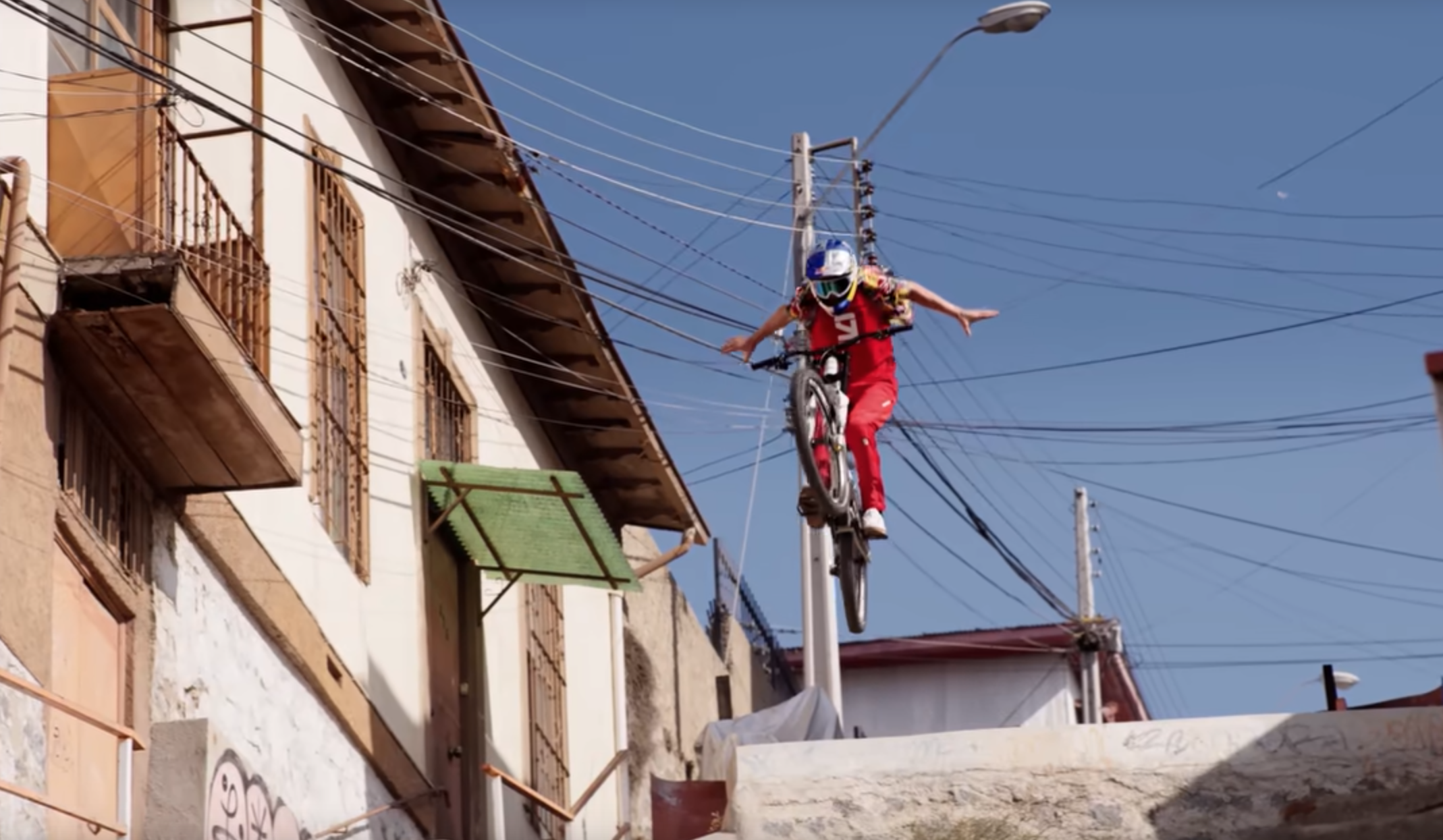 Fabio Wibmer - Urban Freeriding in Valparaíso Chile