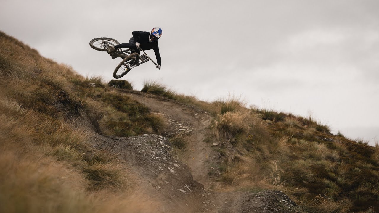 Finn Iles