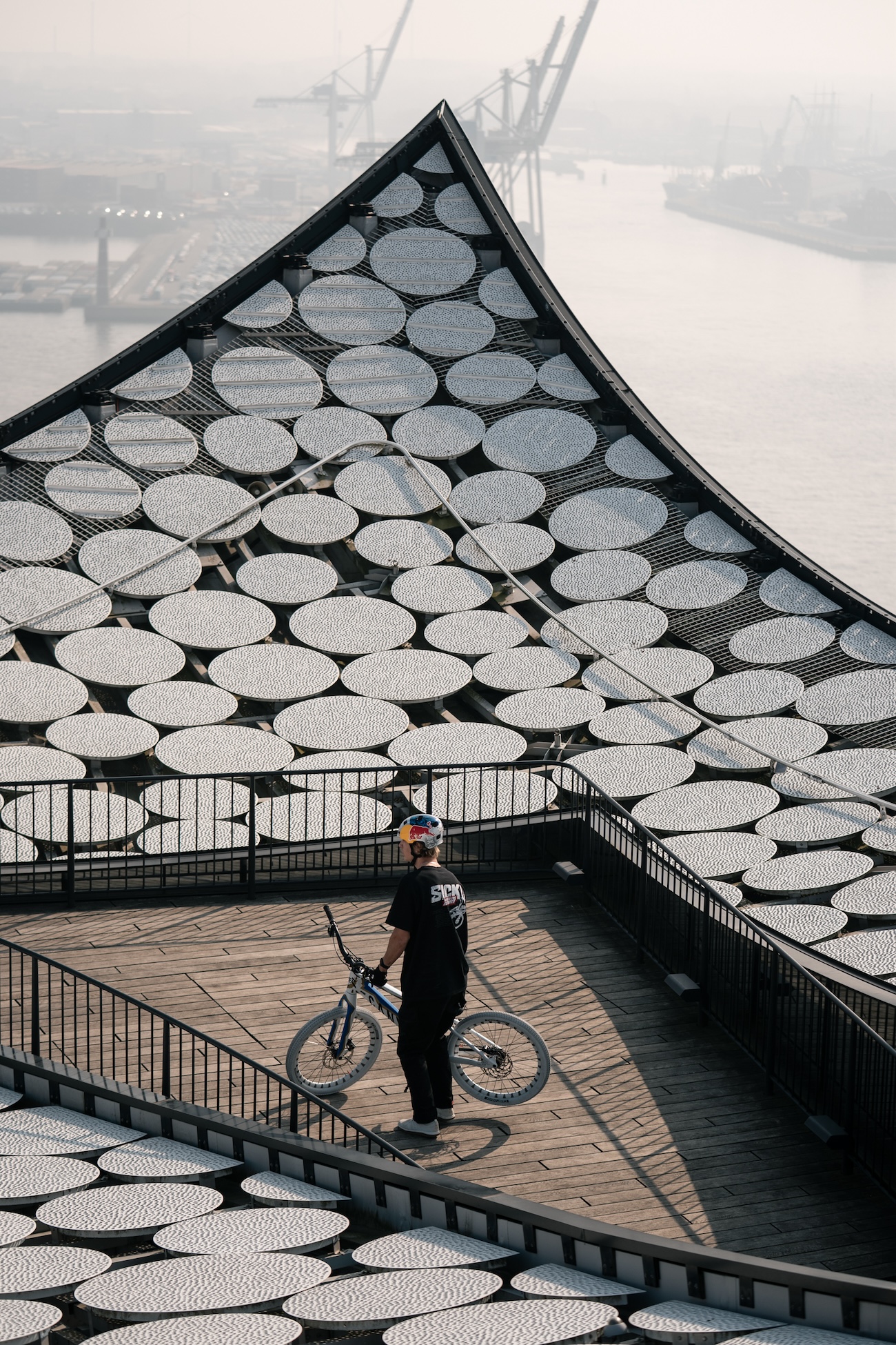 Fabio Wibmer Backflip Elbphilharmonie