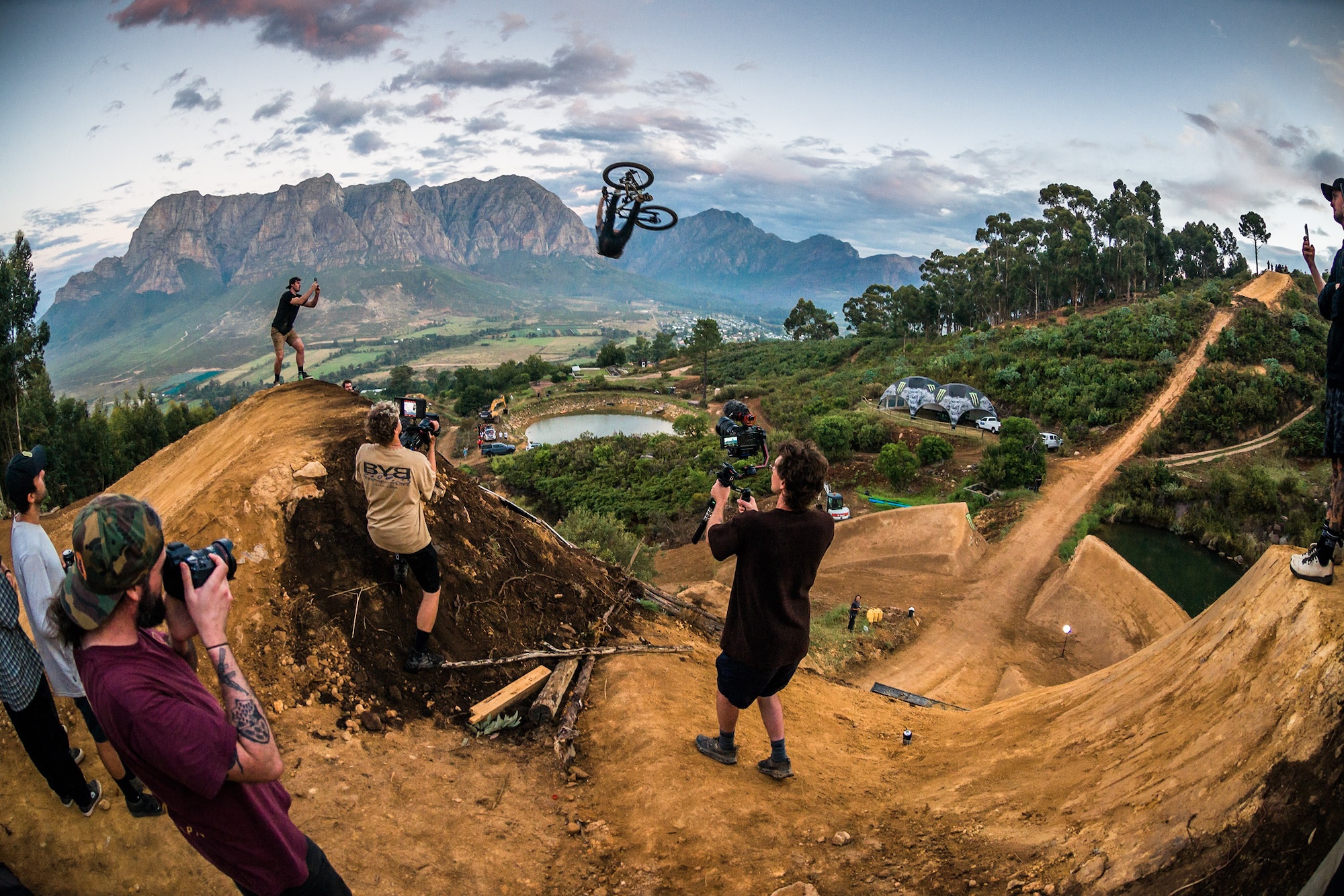 DarkFest25_Day-1__Kaidan Ingersoll_EWP_5186 Eric Palmer