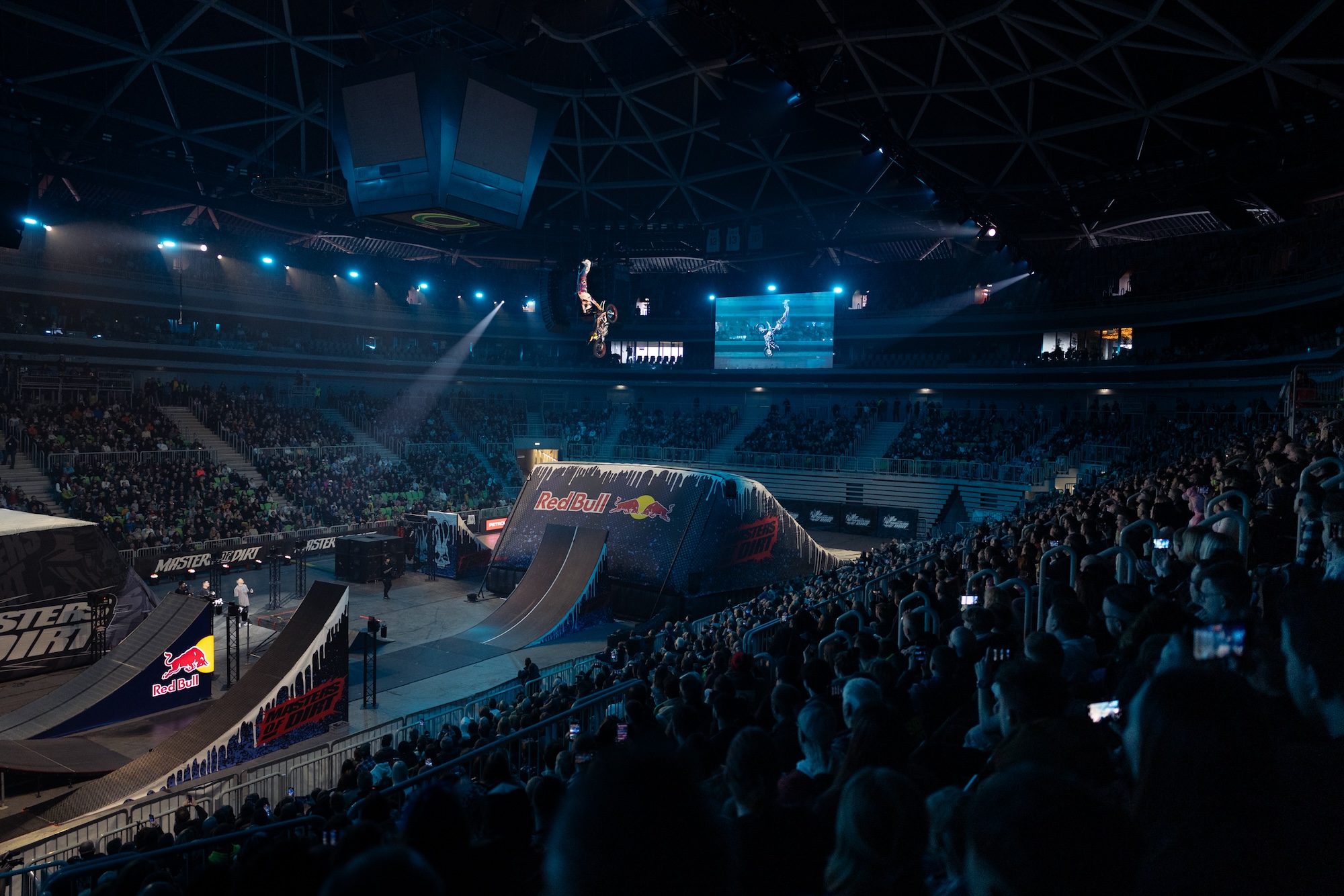 MOD25_SLOVENIA_SHOW1_MassimoBianconcini_MarkusFruehmann_0751_HR