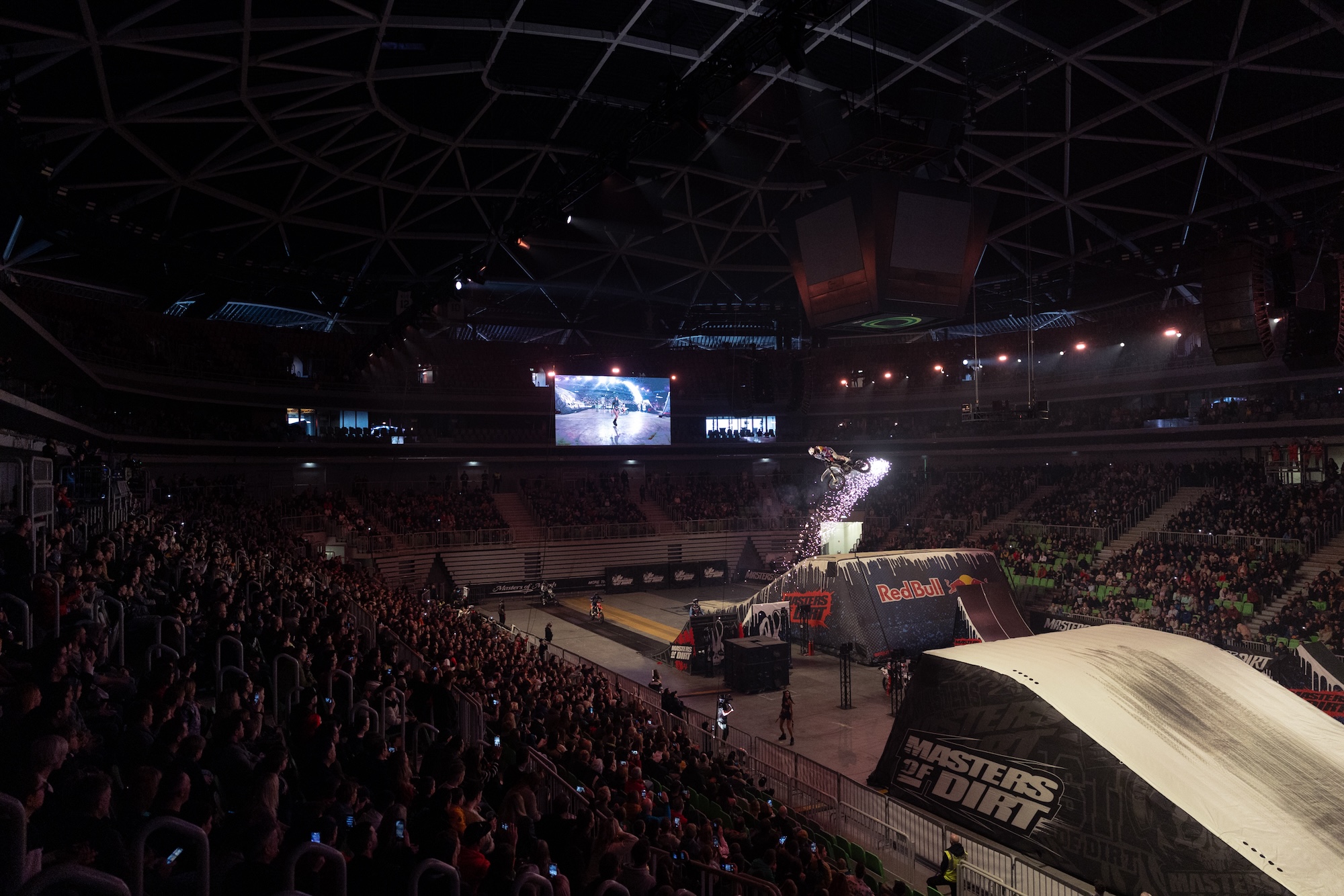 MOD25_SLOVENIA_SHOW1_MassimoBianconcini_MarkusFruehmann_0838_HR