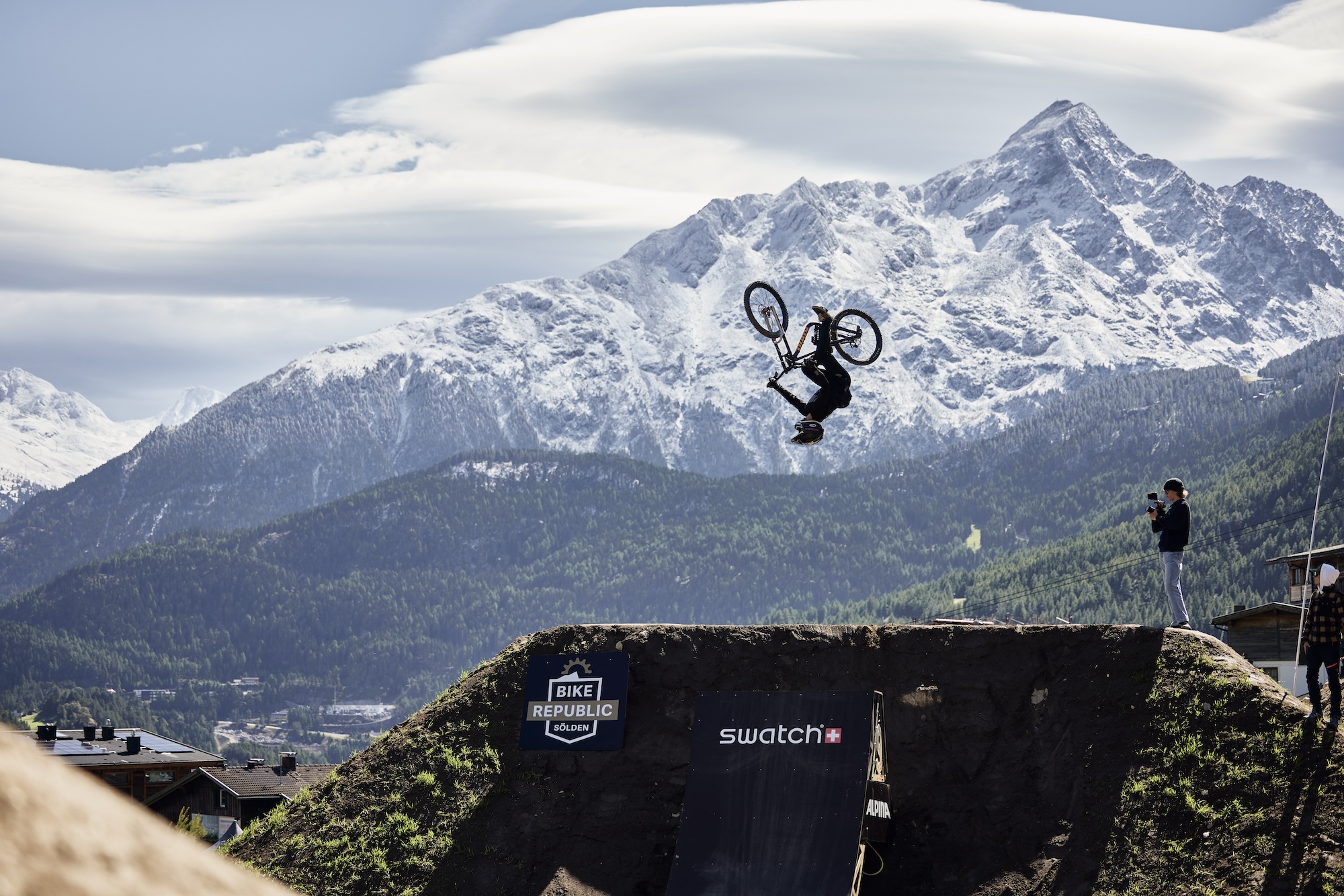 soel_brs_BYND-The Mountain0313_BYND Festival 24_Tag03 Bike Republic Sölden Festival x SWATCH NINES