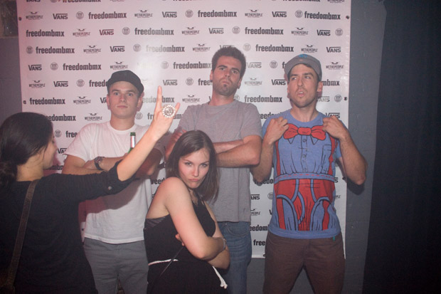 Metalfaust mit Blingblingring: Das isses!