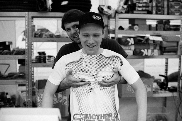 Zeig die Titten, Baby: Roman Rommel und Daniel Fuhrmann machen keinen Hehl aus ihren Neigungen