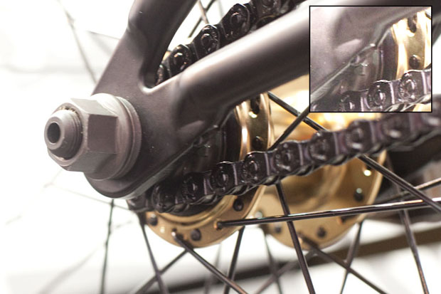 Ausfallende an neuem Felt-Komplettrad mit integriertem Kettenspanner (siehe Detail)