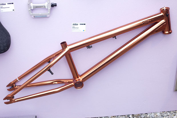 Neuer Succubus-Rahmen von Deco., Chad DeGroots Company