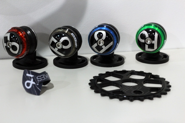 Ein dezenter Farbtupfer kann den Unterschied zwischen komplett durchgestylt und total daneben ausmachen: Felt Steuersätze