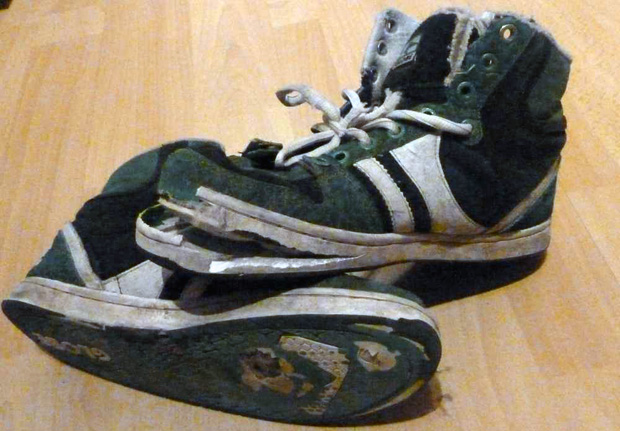 Zerstörte Schuhe Almond Footwear