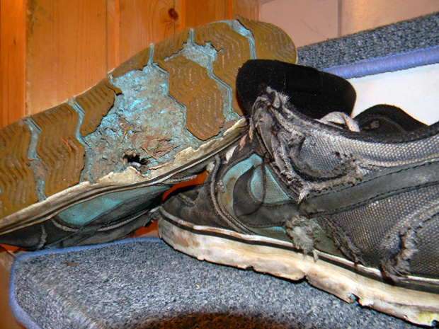 Zerstörte Schuhe Almond Footwear