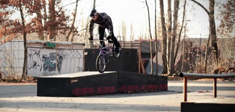 Bommel-Mellowpark-Street-Session