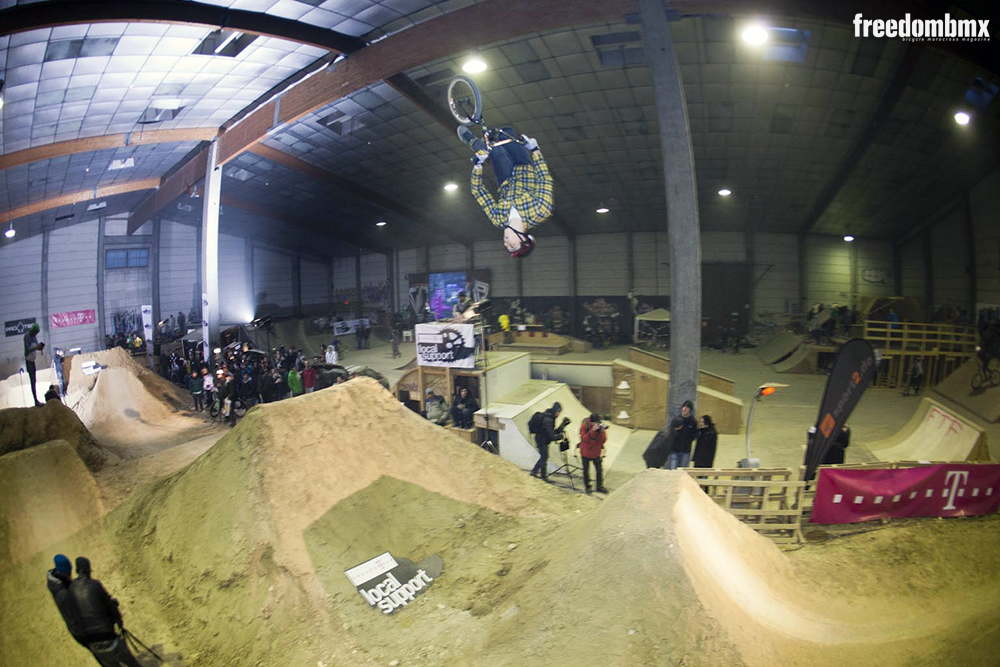Simon-Moratz-BMX-Dirt